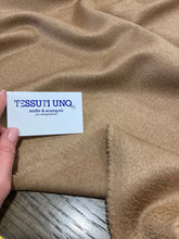 Load image into Gallery viewer, Cappotto beige cammello: 70€/m