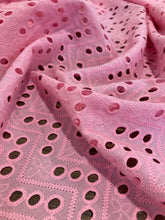 Carica l&#39;immagine nel visualizzatore di Gallery, Sangallo rosa tinta unita: 18€/m
