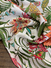 Carica l'immagine nel visualizzatore di Gallery, Viscosa jacquard lurex con fiori: 24€/m