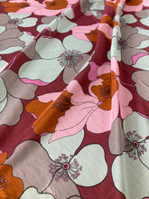 Load image into Gallery viewer, Mussola di cotone floreale: €24/mtl
