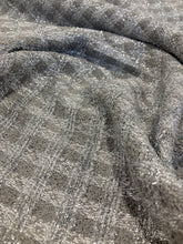 Carica l'immagine nel visualizzatore di Gallery, Chanellina grigia con lurex taglio unico 1.7m-69€