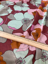 Load image into Gallery viewer, Mussola di cotone floreale: €24/mtl