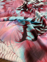 Load image into Gallery viewer, Raso di viscosa farfalle: 18€/m