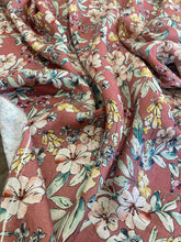 Load image into Gallery viewer, Lino color amaranto con fiori: 24€/m
