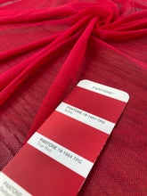 Carica l&#39;immagine nel visualizzatore di Gallery, Tulle elasticizzato rosso : 14€/m
