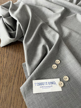 Load image into Gallery viewer, Fresco lana grigio chiaro: 28€/m
