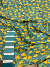 Load image into Gallery viewer, Seta twill microstampa fiore giallo: 49€/m
