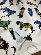 Load image into Gallery viewer, Rasatello di cotone tigre fondo bianco elasticizzato: 18€/m
